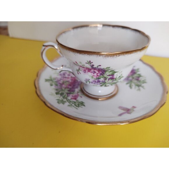 Rosina Tea cup and Saucer, Floral Bouquet with bird, Gold Accents England - Picture 2 of 15
